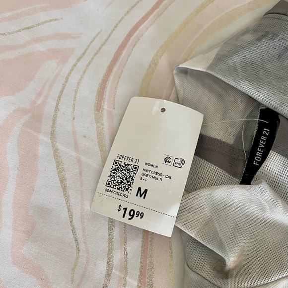 Mesh midi dress - Picture 2 of 3